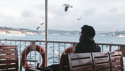 -勒沃库森防守失误，被对手反超一分差距，勒沃库森新帅